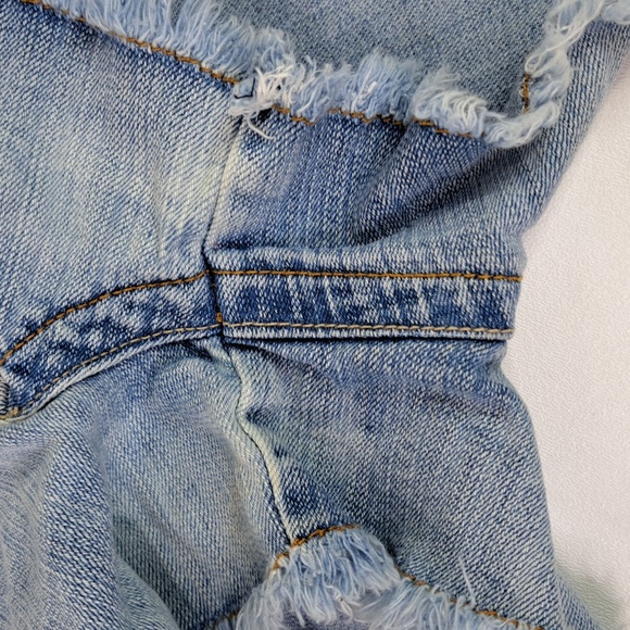 NOBO No Boundaries Embroidered Butterfly Raw Hem Jean Shorts Junior Size 15 - Picture 5 of 14